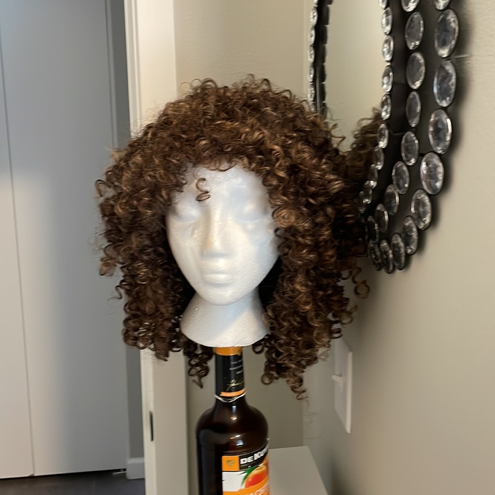 Beautiful like real hair wig brown with gold highlights